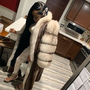 FULL LENGTH WHITE FOX FUR